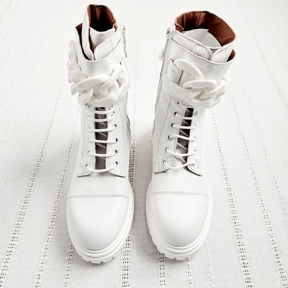 Beautiisoles Leather Combat Boots Lug Sole Chain Robyn Bikercore Gorpcore 7 NIB - Picture 7 of 16